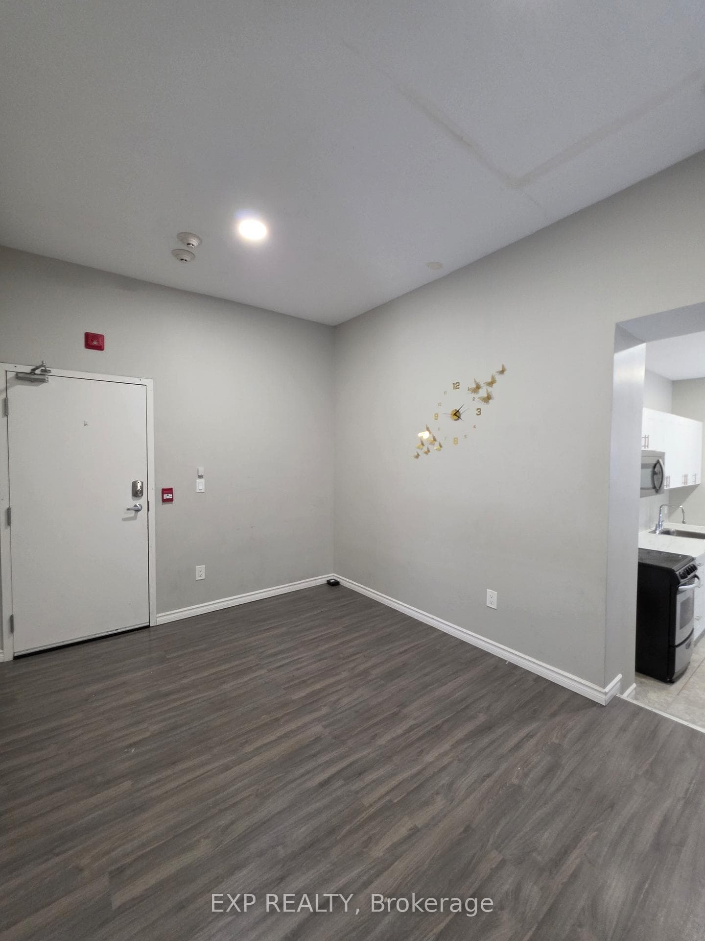 70 Victoria Avenue Unit 3 photo 3
