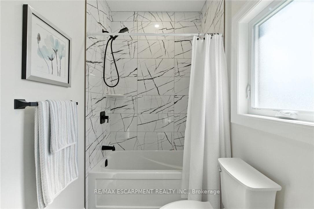 270 Charles Street photo 21