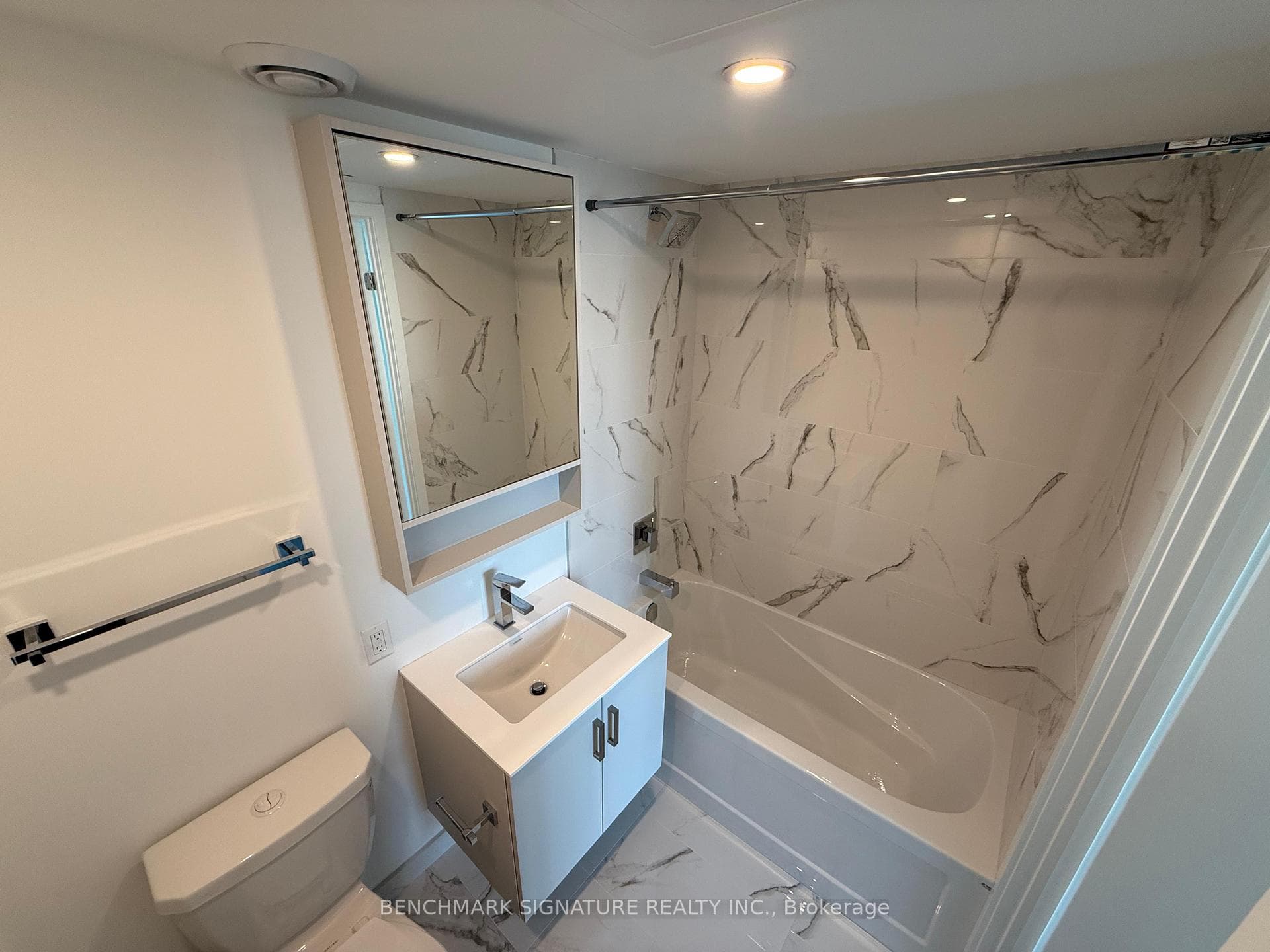 88 Queen Street Unit 4715 photo 12