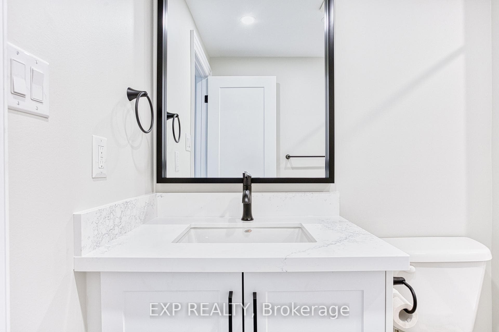15 Glaceport Avenue photo 24