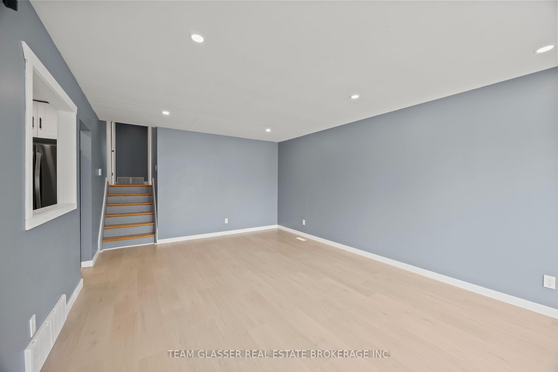 6 HEATH Place photo 8