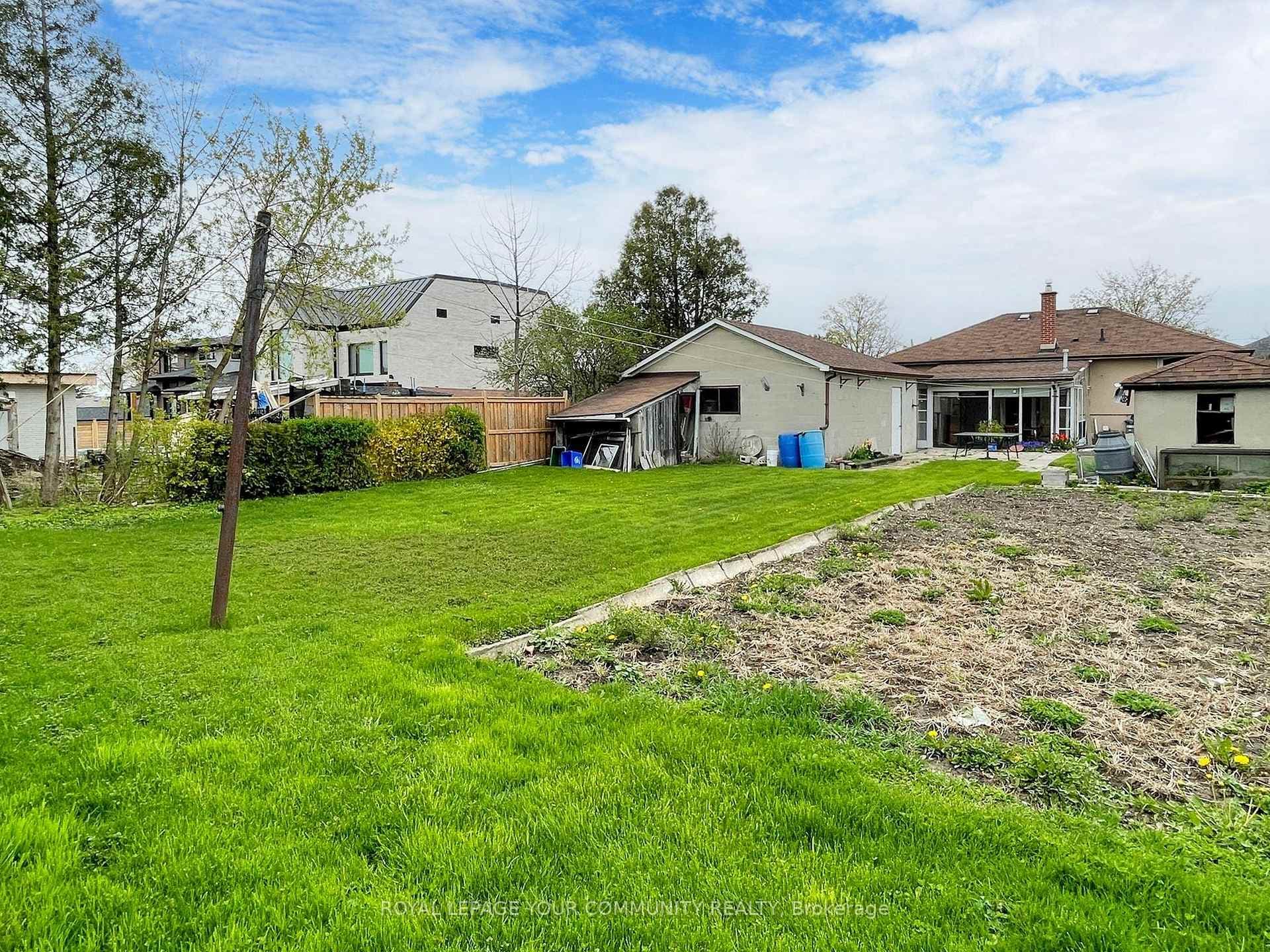 437 Rustic Road photo 32