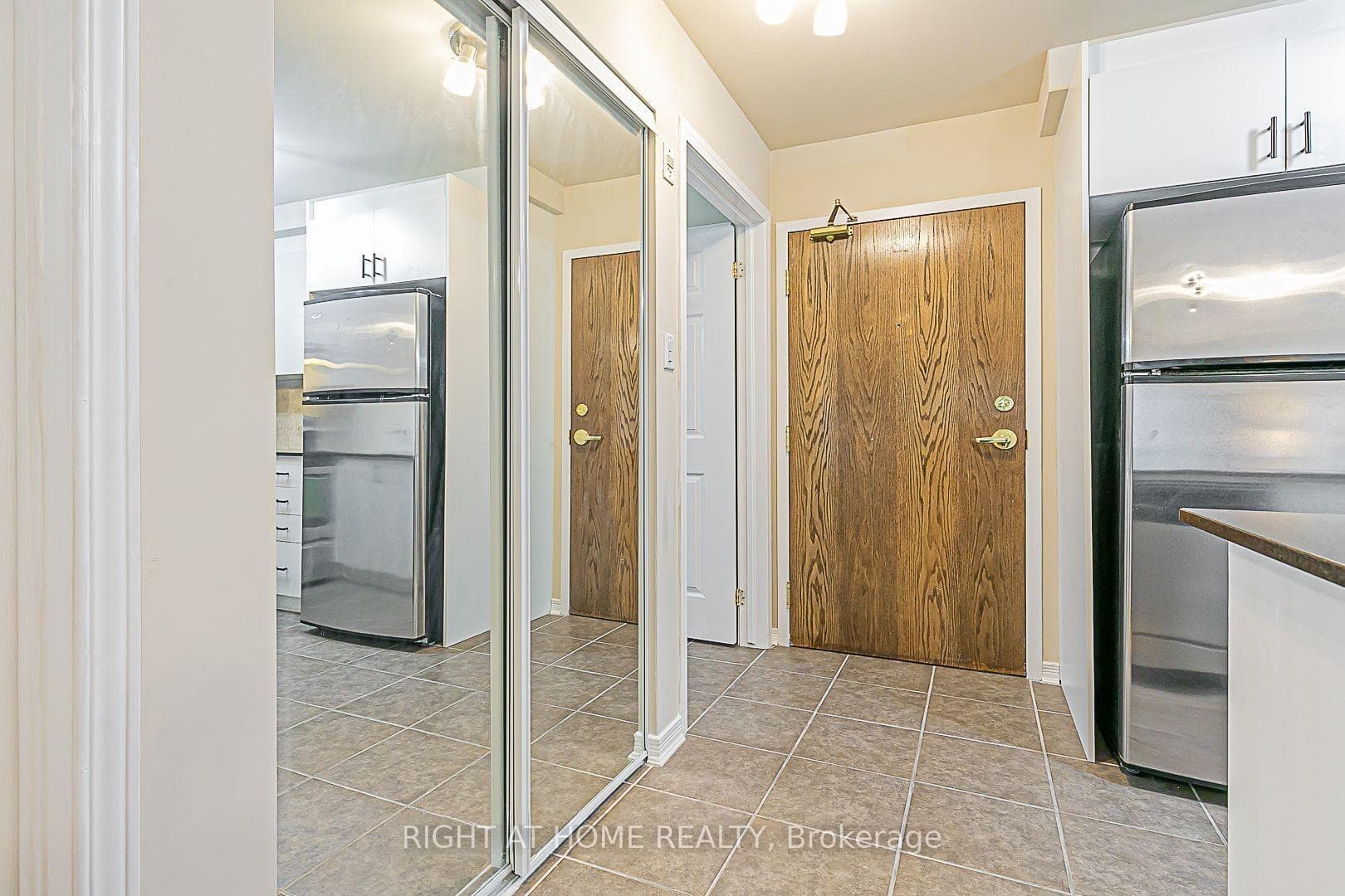 8 Maison Parc Court Unit 305 photo 8
