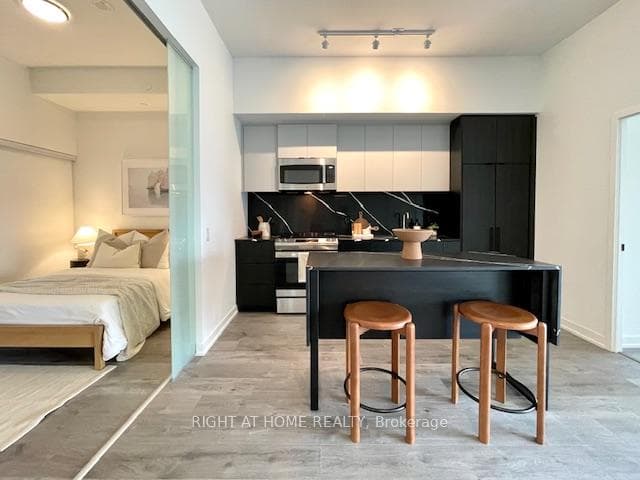 285 Dufferin Street Unit 1119 photo 3
