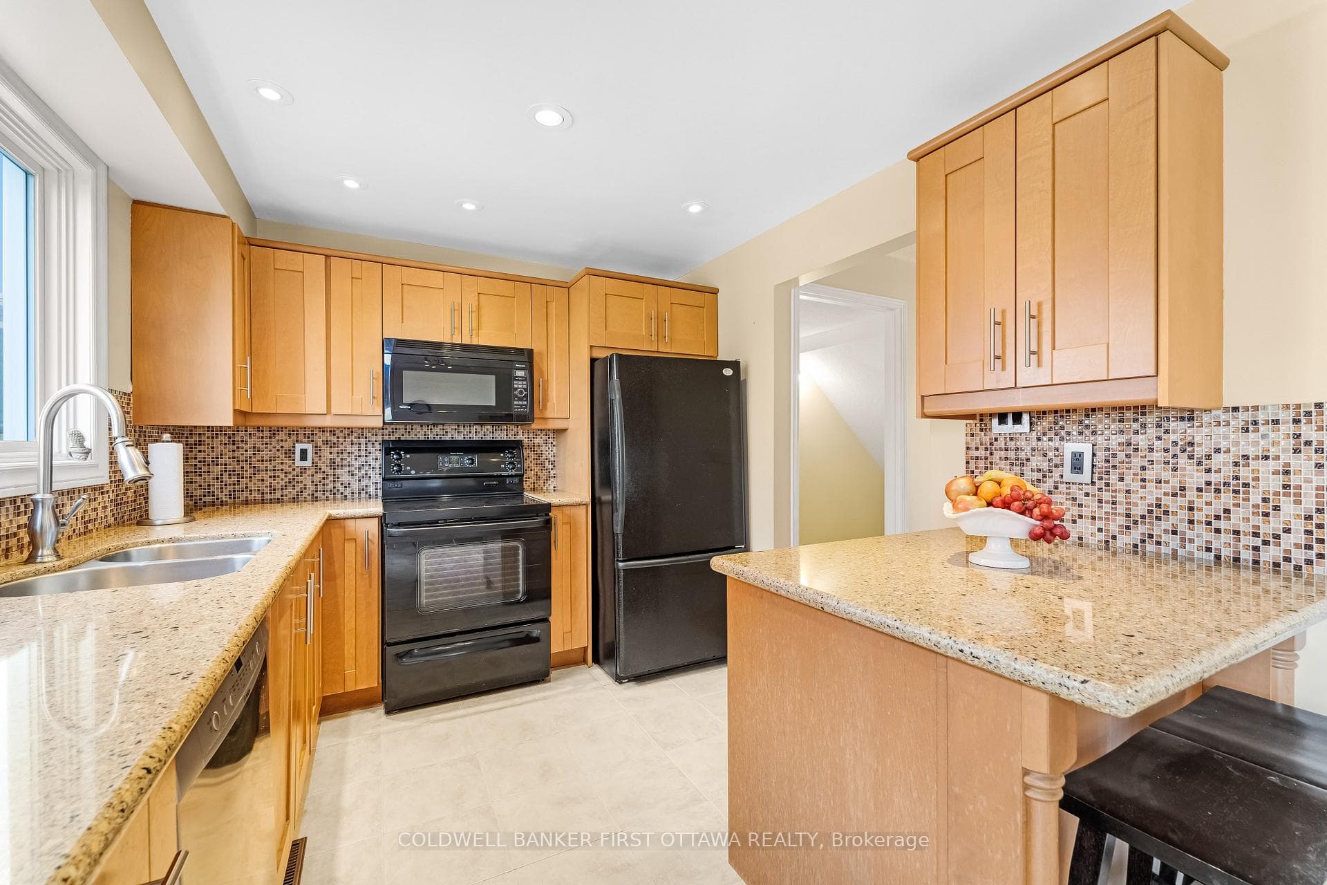 Great counter and cupboard space.