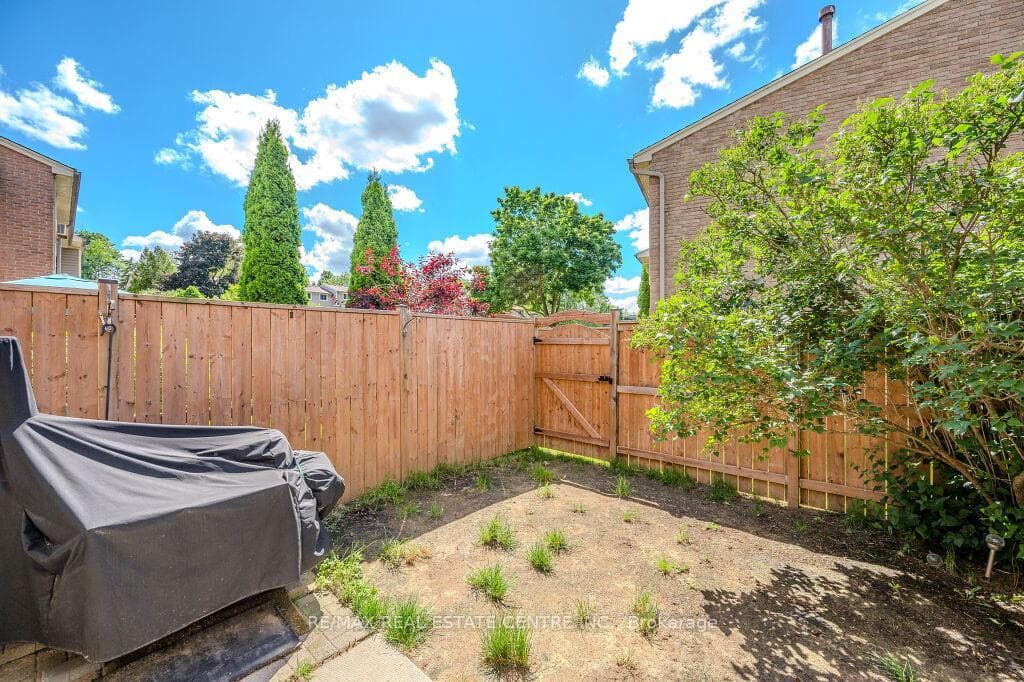223 Pioneer Drive Unit A2 photo 11