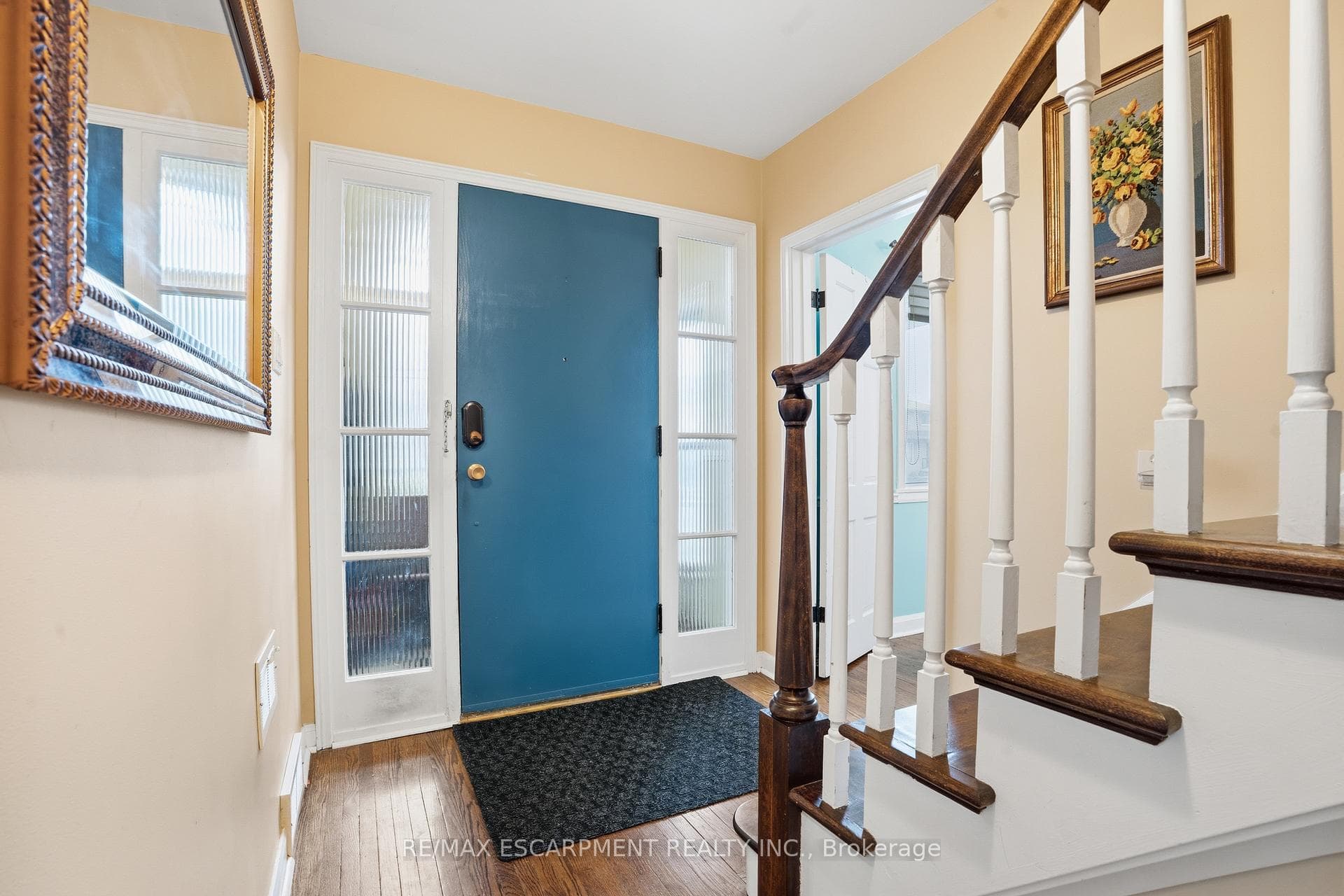 77 Arcade Crescent photo 6