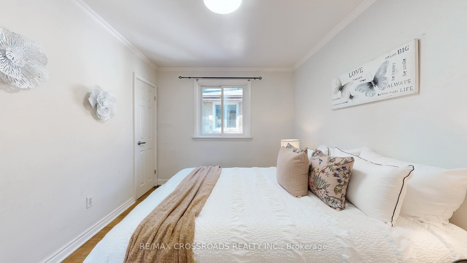 234 Sussex Avenue photo 9