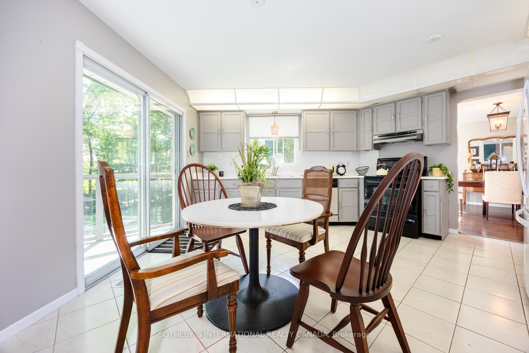 12 Jolyn Court photo 8