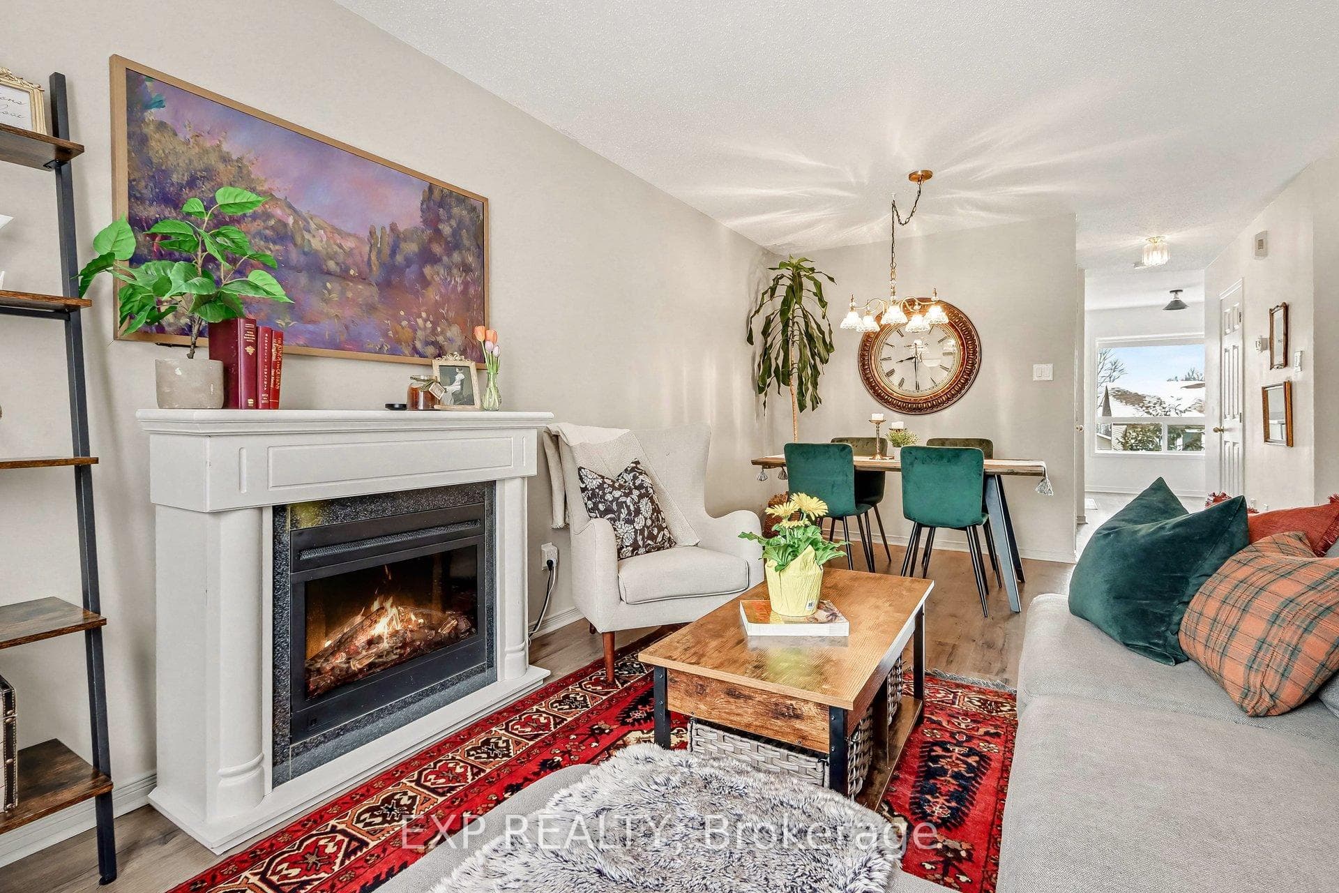 211 Gershwin Private photo 11
