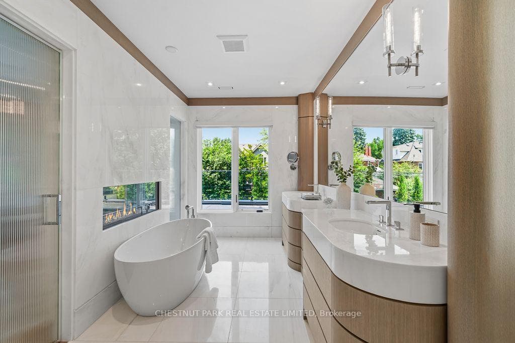 258 Cortleigh Boulevard photo 27