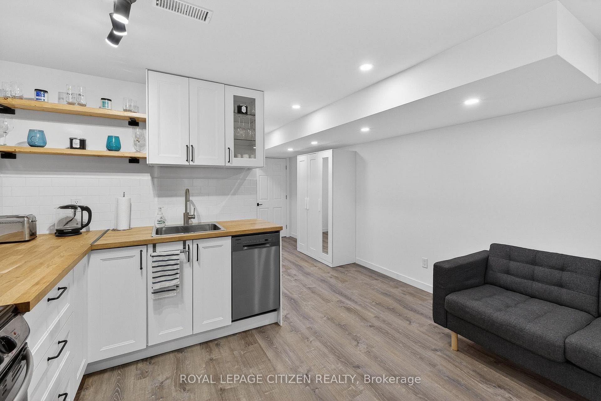 44 Prescott Avenue Unit LOWER photo 18