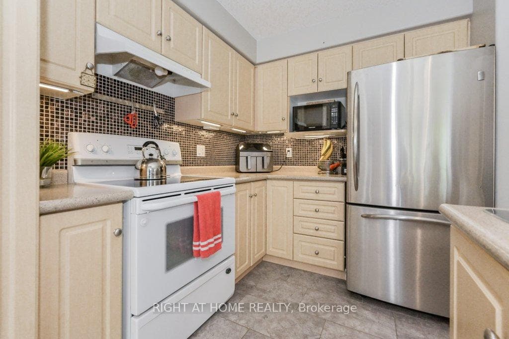 38 Elkin Court photo 7