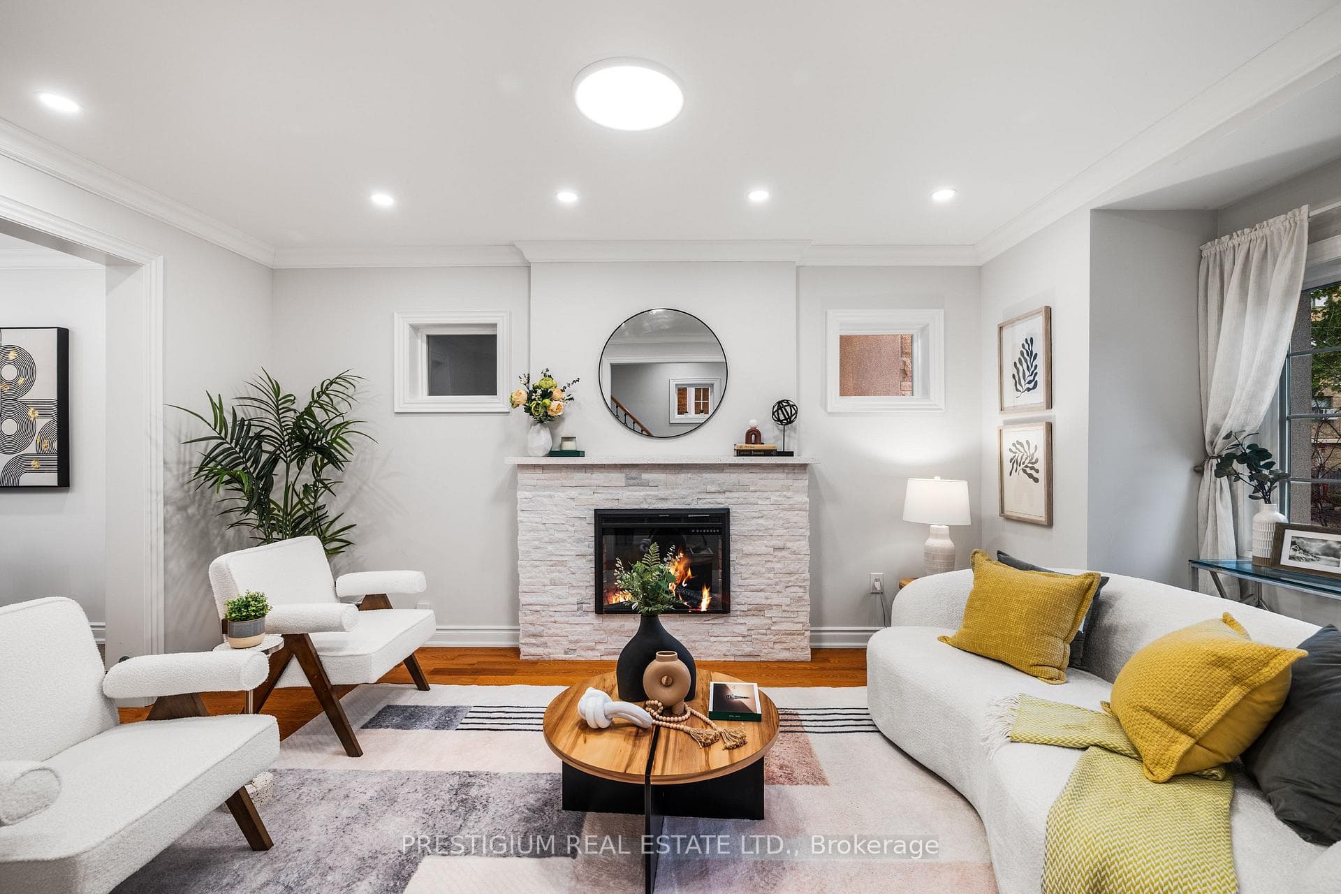 556 Davisville Avenue photo 7