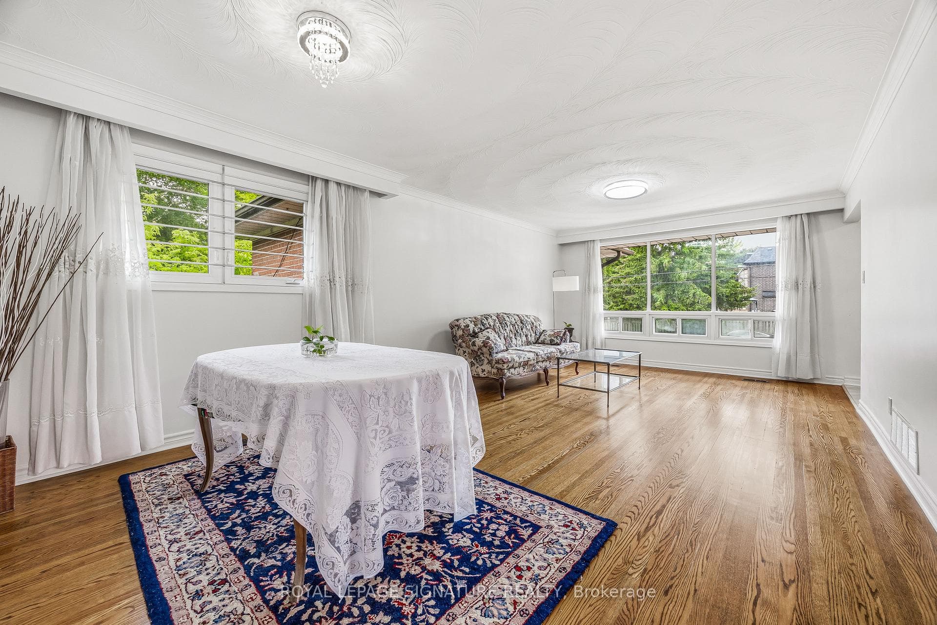 3 Presley Ave - Large dining area