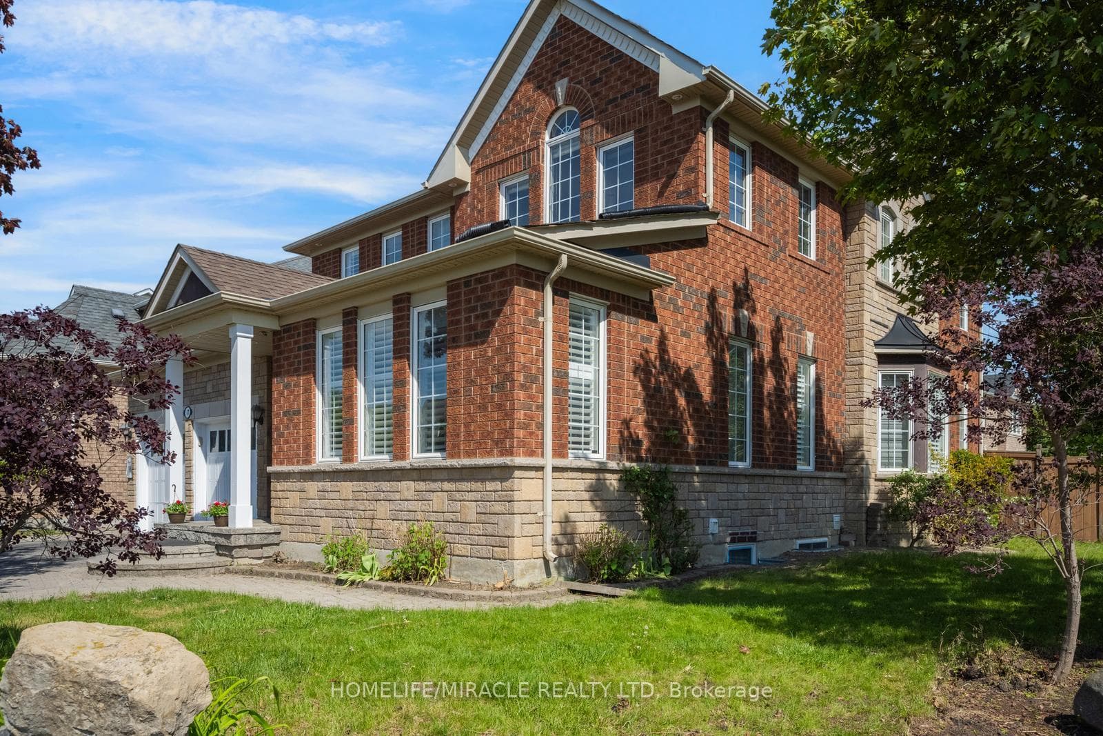 17 Latania Boulevard photo 3
