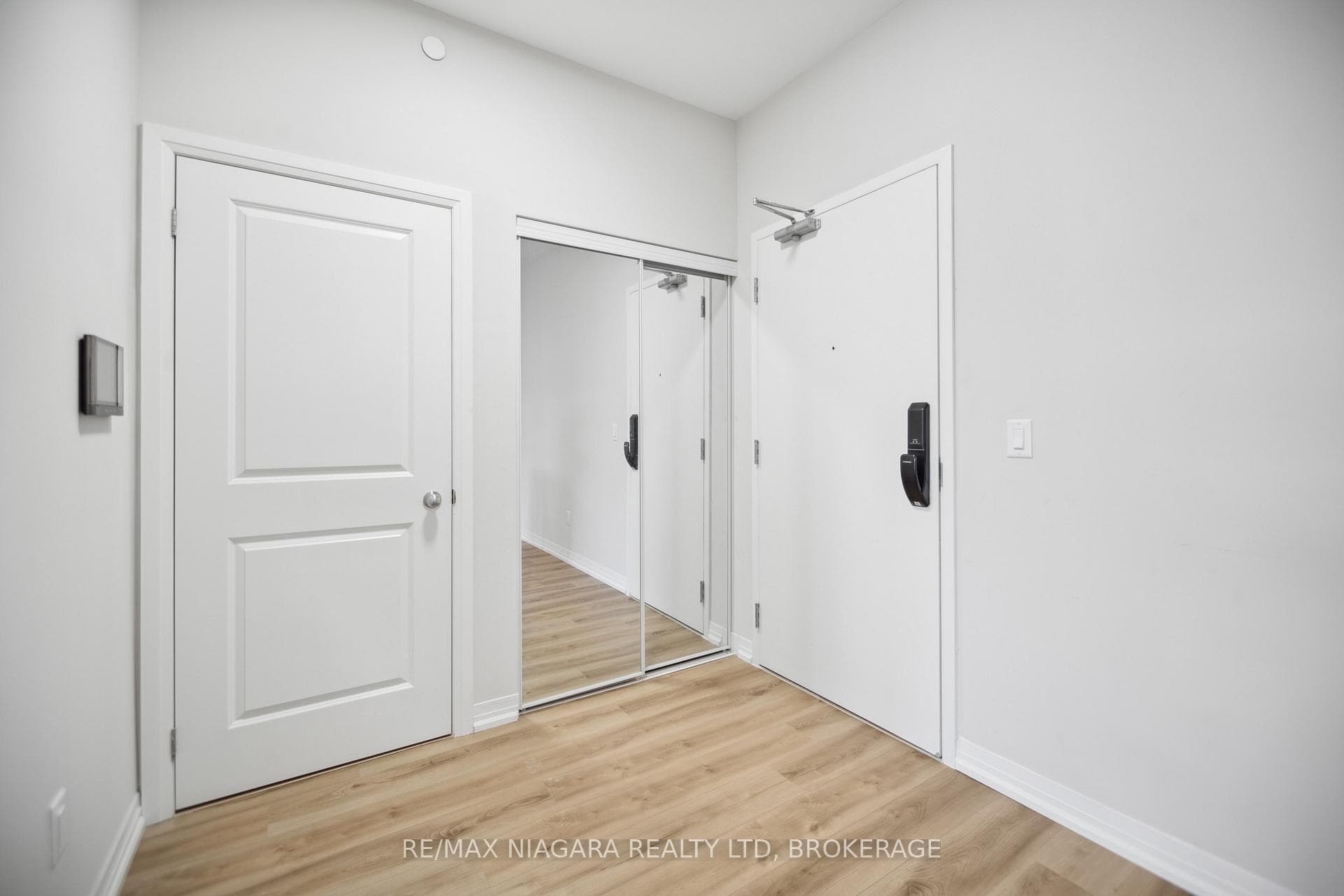 50 Herrick Avenue Unit 443 photo 2