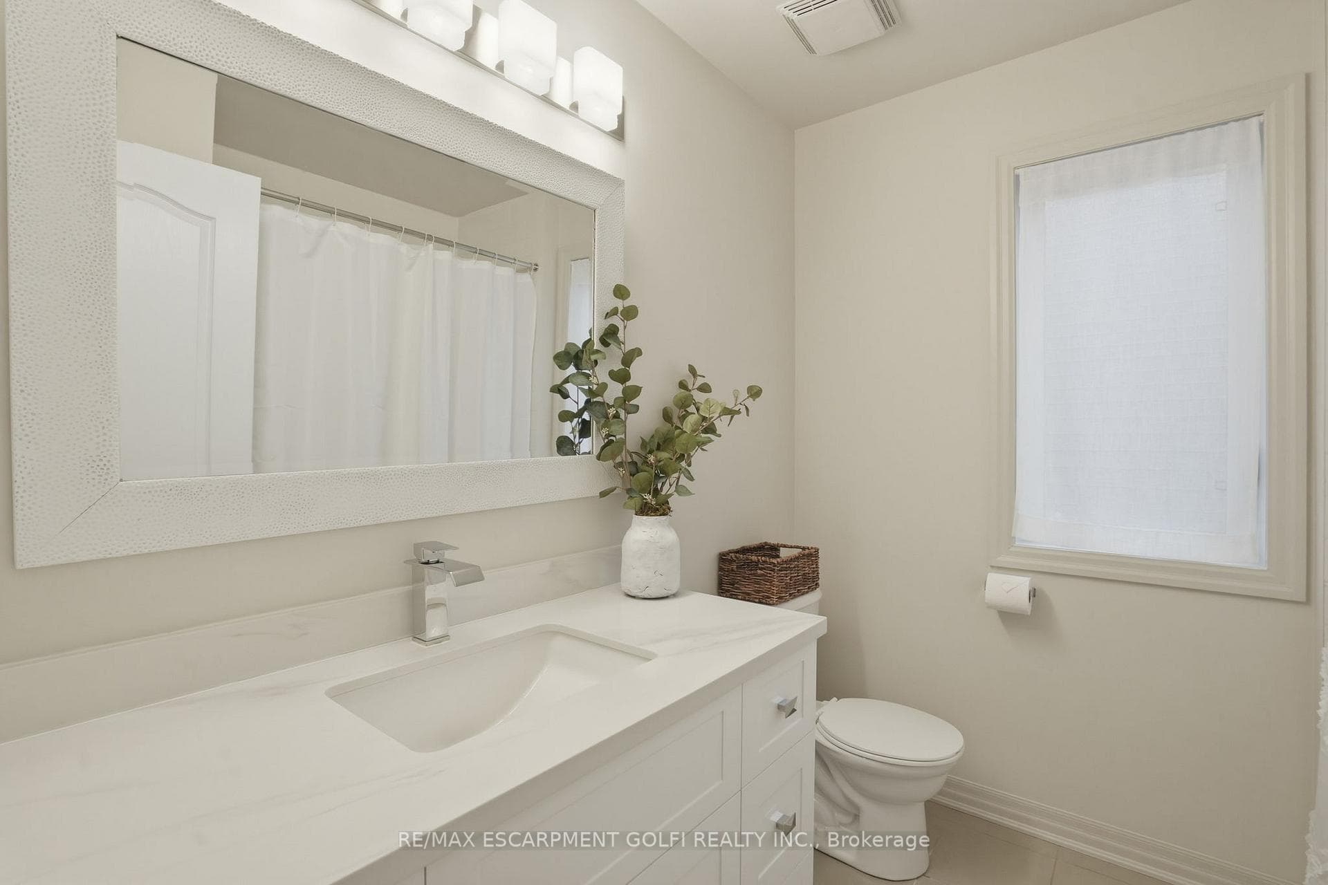 241 MONTREAL Circle photo 31