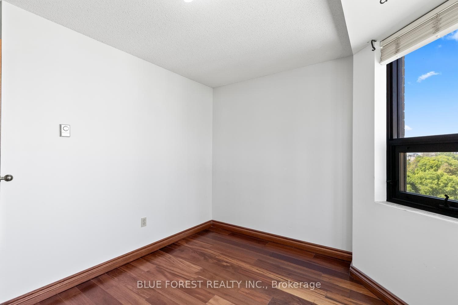 549 Ridout Street Unit 702 photo 19
