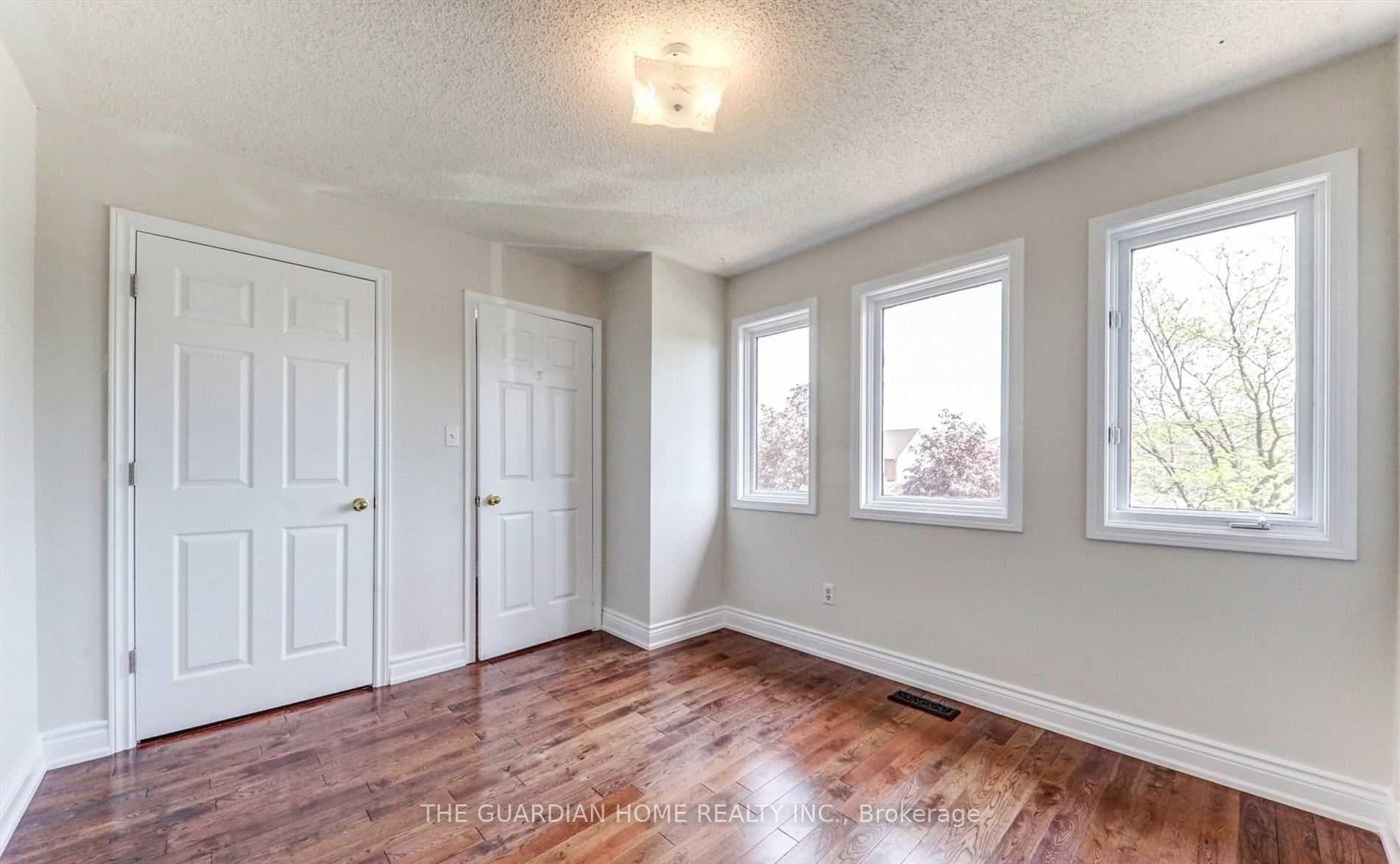 4 Edgerton Drive photo 30