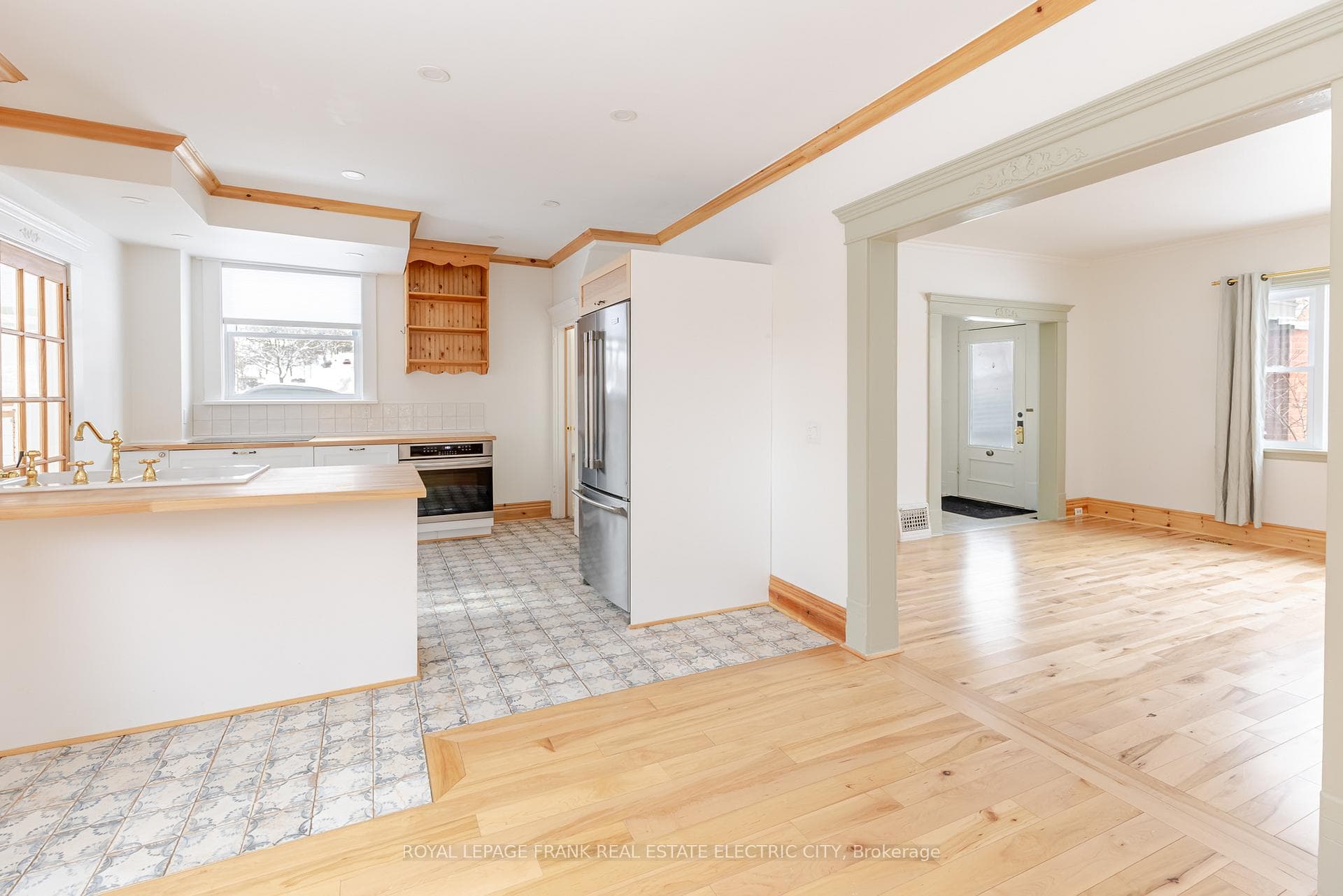 599 Homewood Avenue photo 11