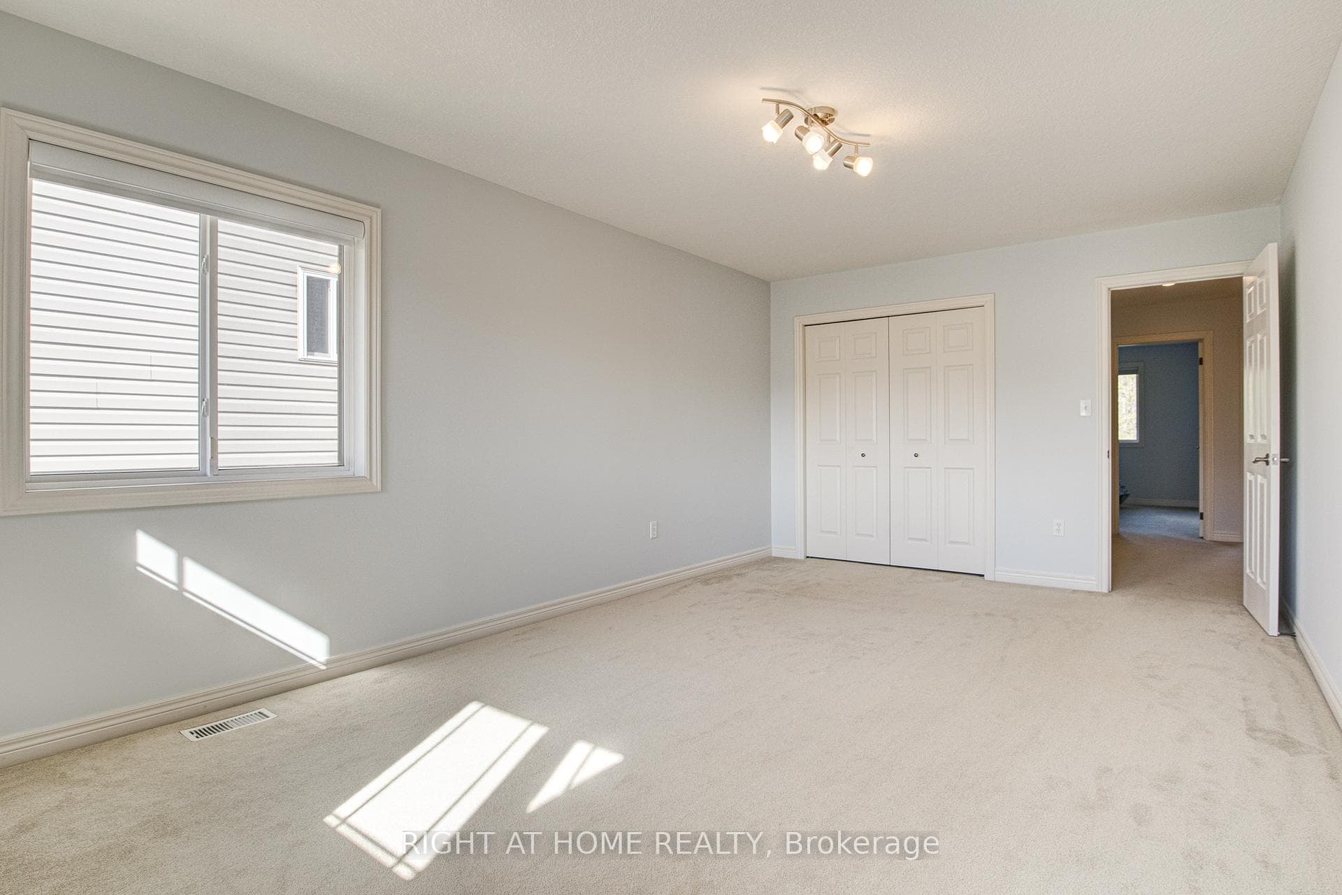 46 McArthur Drive photo 34