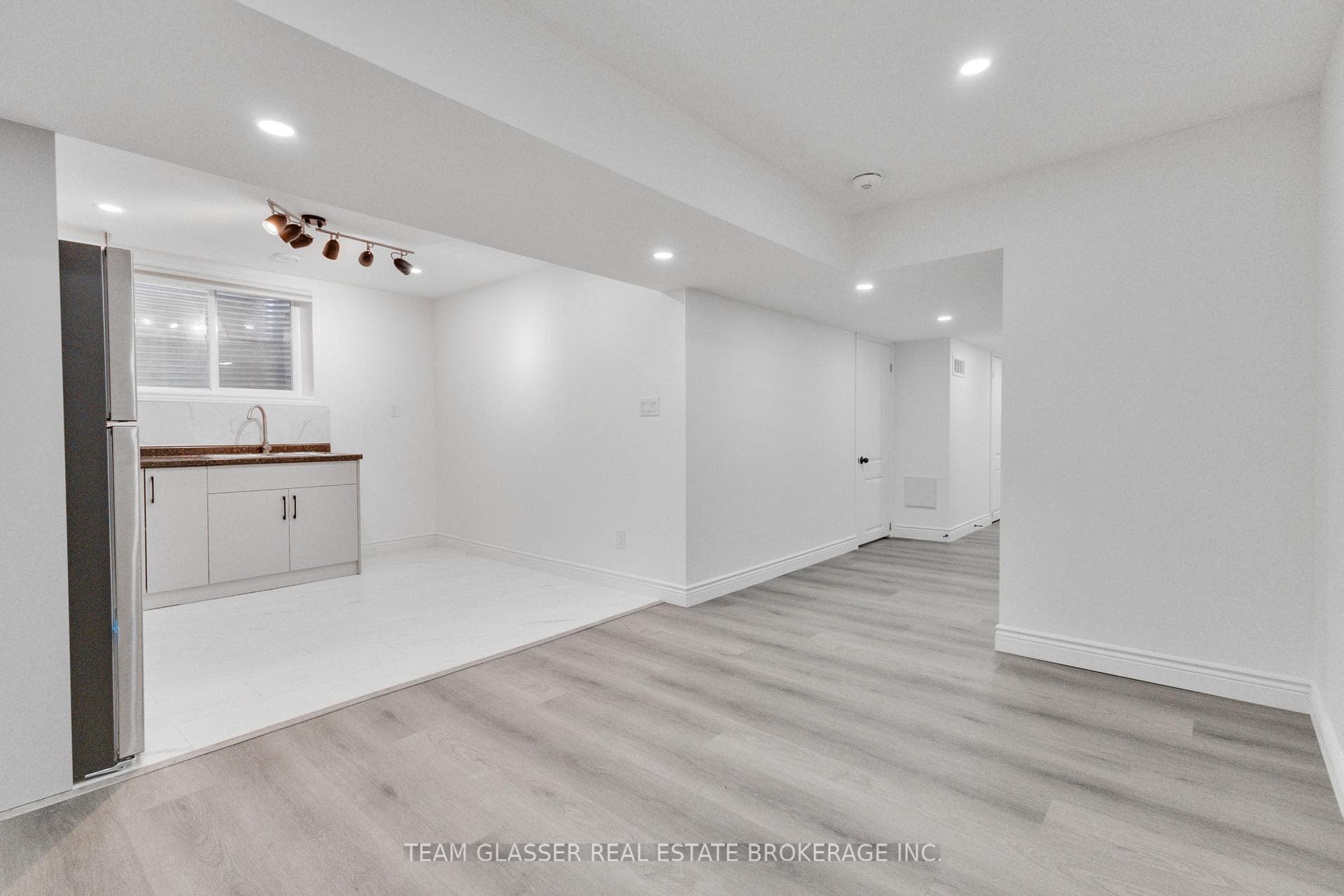 2043 CEDARPARK Drive photo 6