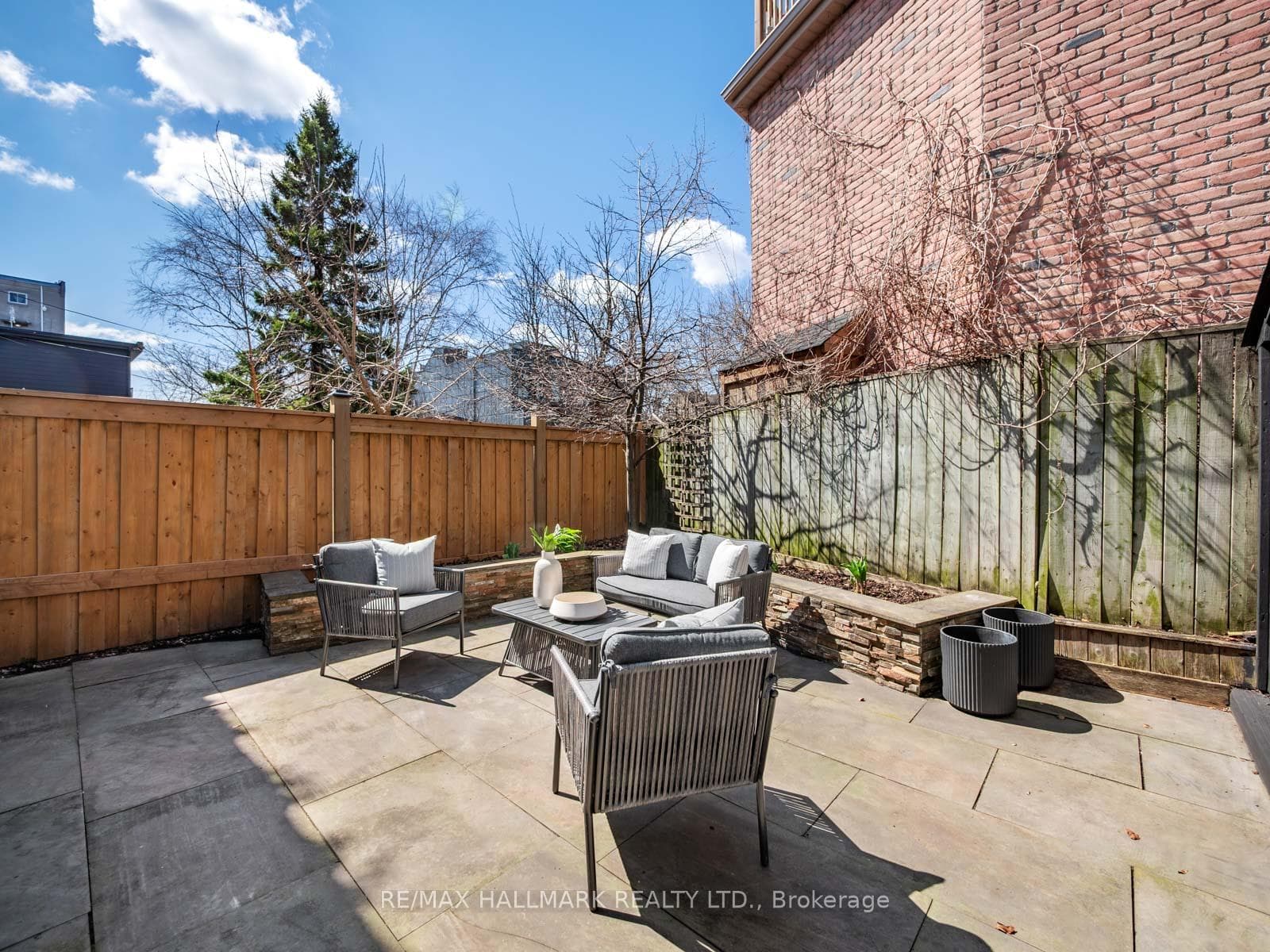 24 Boulton Avenue photo 46