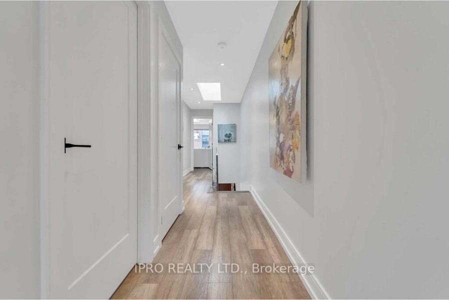 47 Edwin Avenue Unit Main photo 6