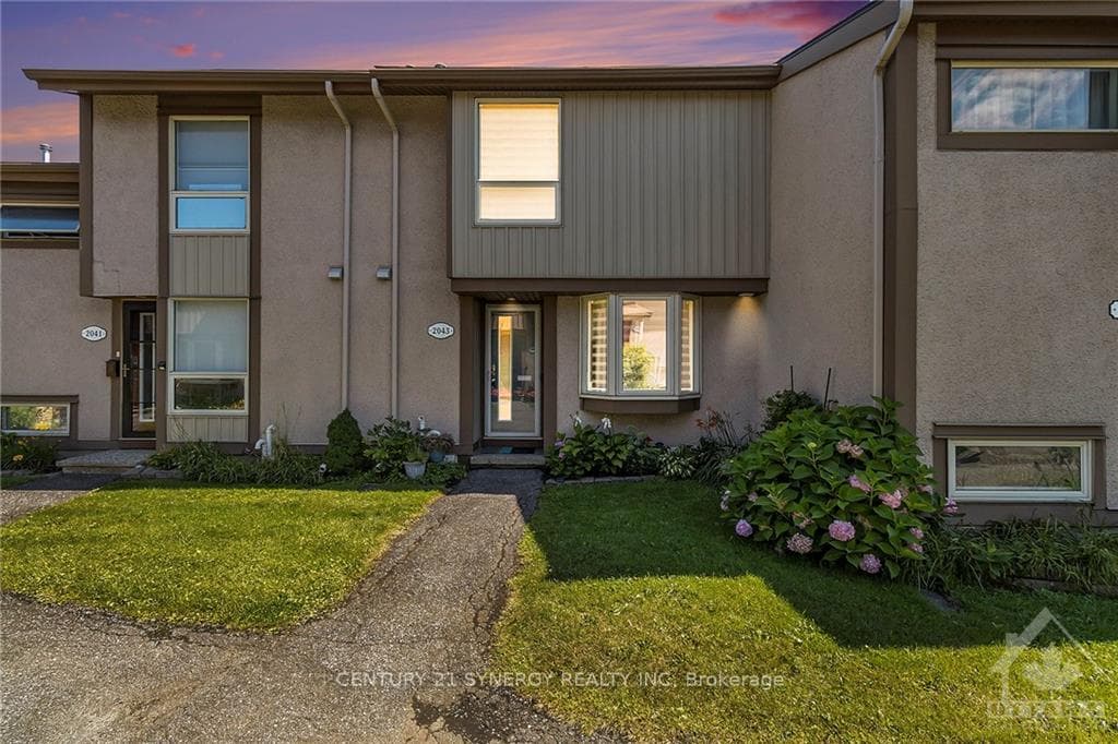 2043 STONEHENGE Crescent photo 2