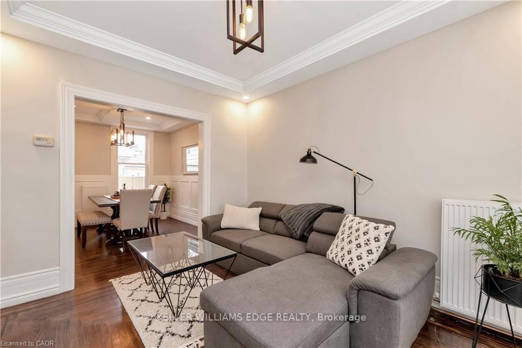 232 Bay Street photo 8