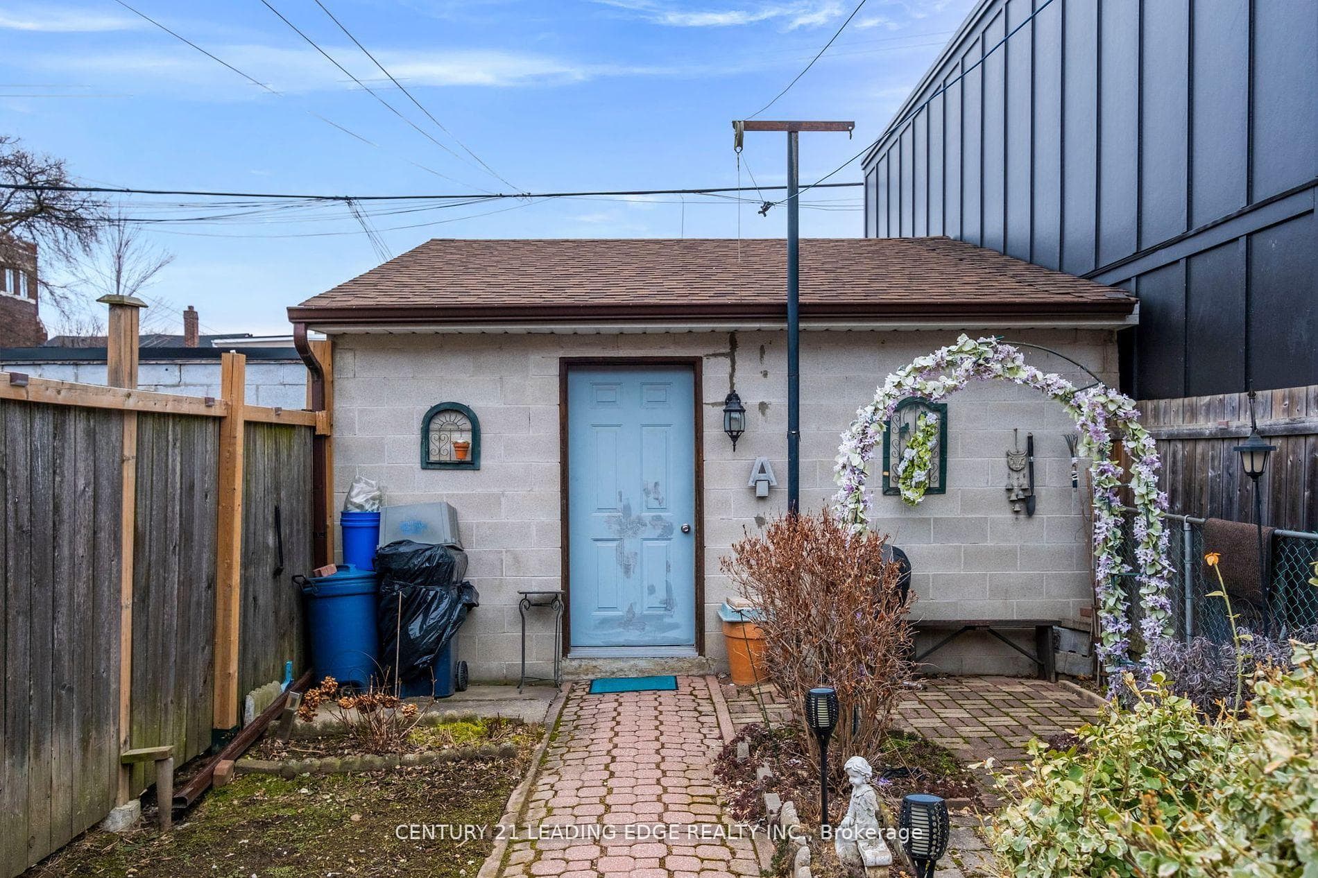 704 Gladstone Avenue photo 35