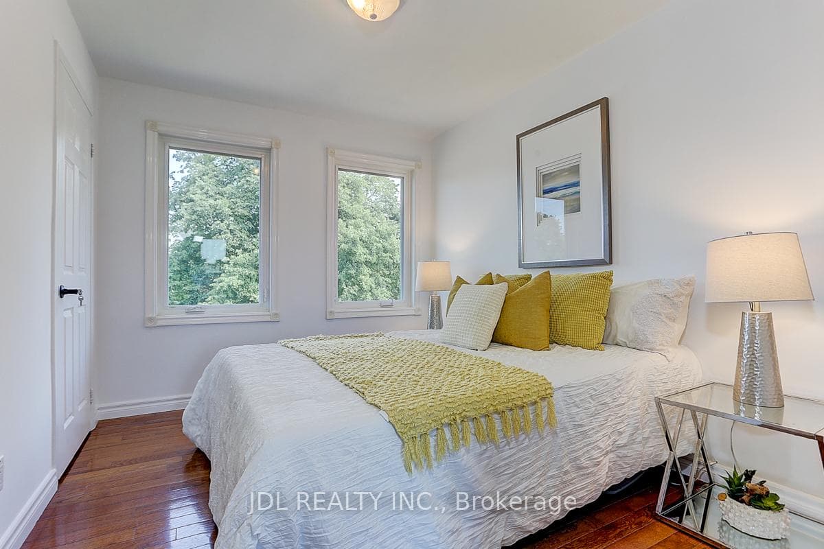 6 Taverly Road photo 36