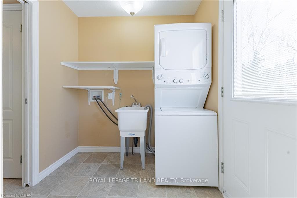 6782 EAST PARKWAY Drive photo 27