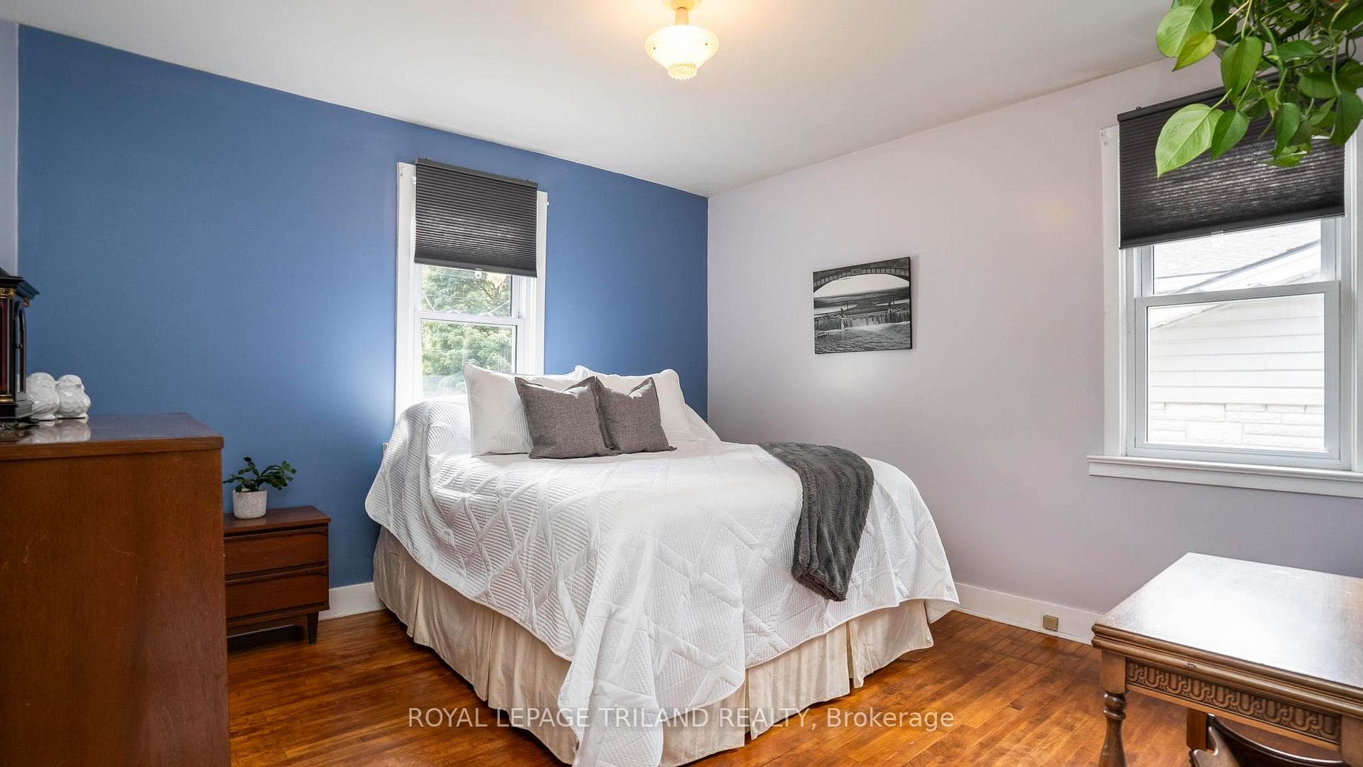 578 Creston Avenue photo 16