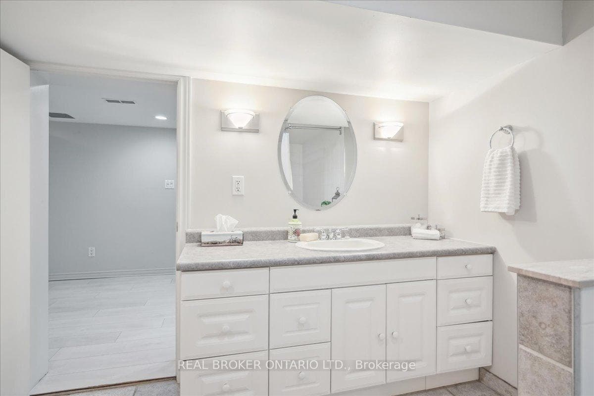 12 Parkview Heights photo 21