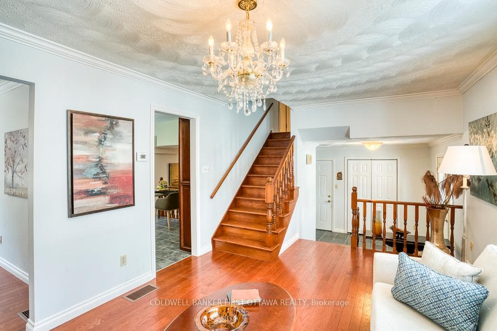 4 Ridgeview Place photo 17