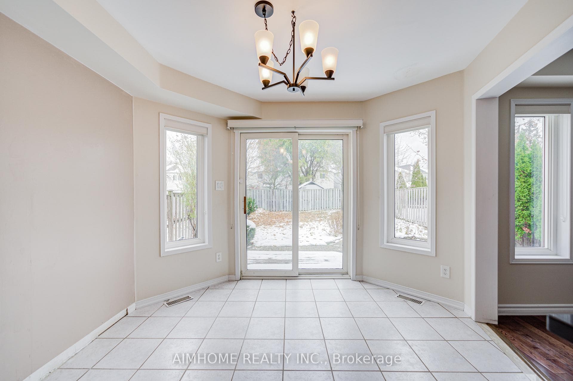 562 Mcbean Avenue photo 22