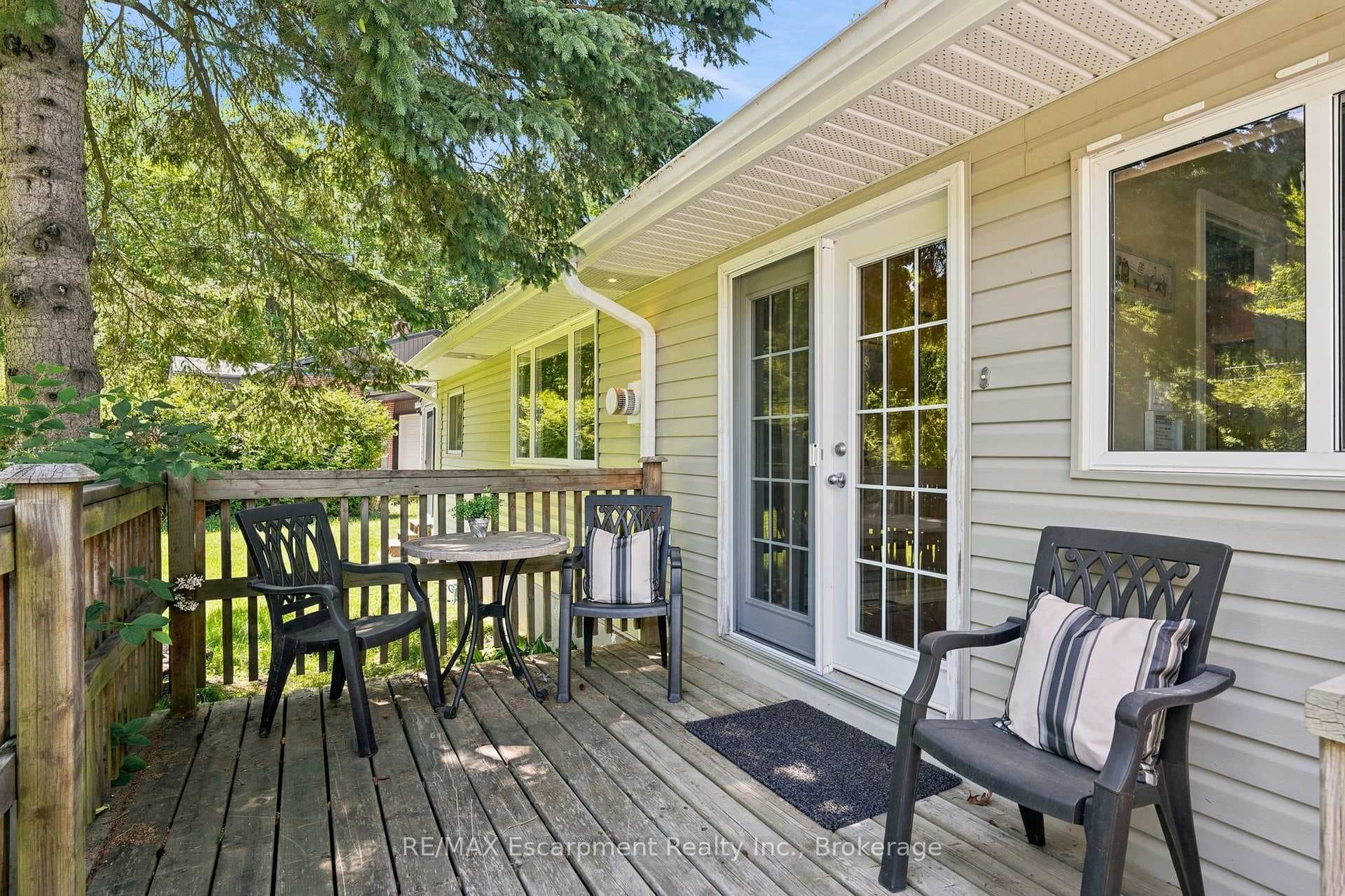 16 Hiawatha Road photo 5