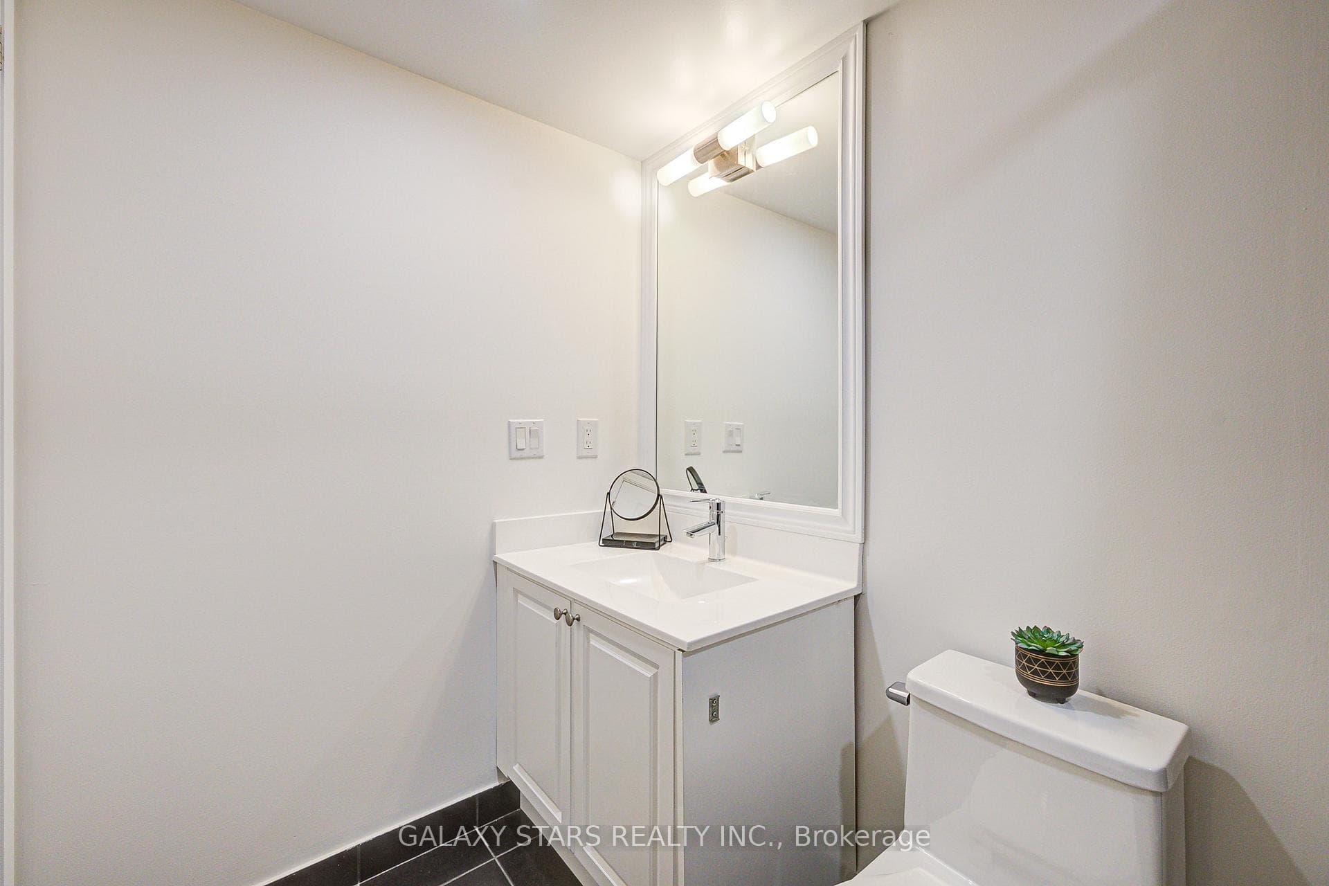 1235 Bayly Street Unit 1012 photo 26