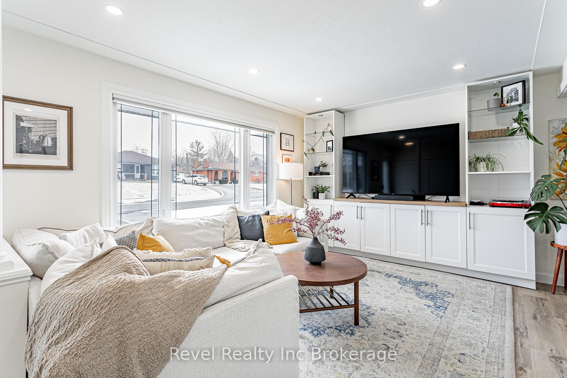 229 Burlington Street photo 6