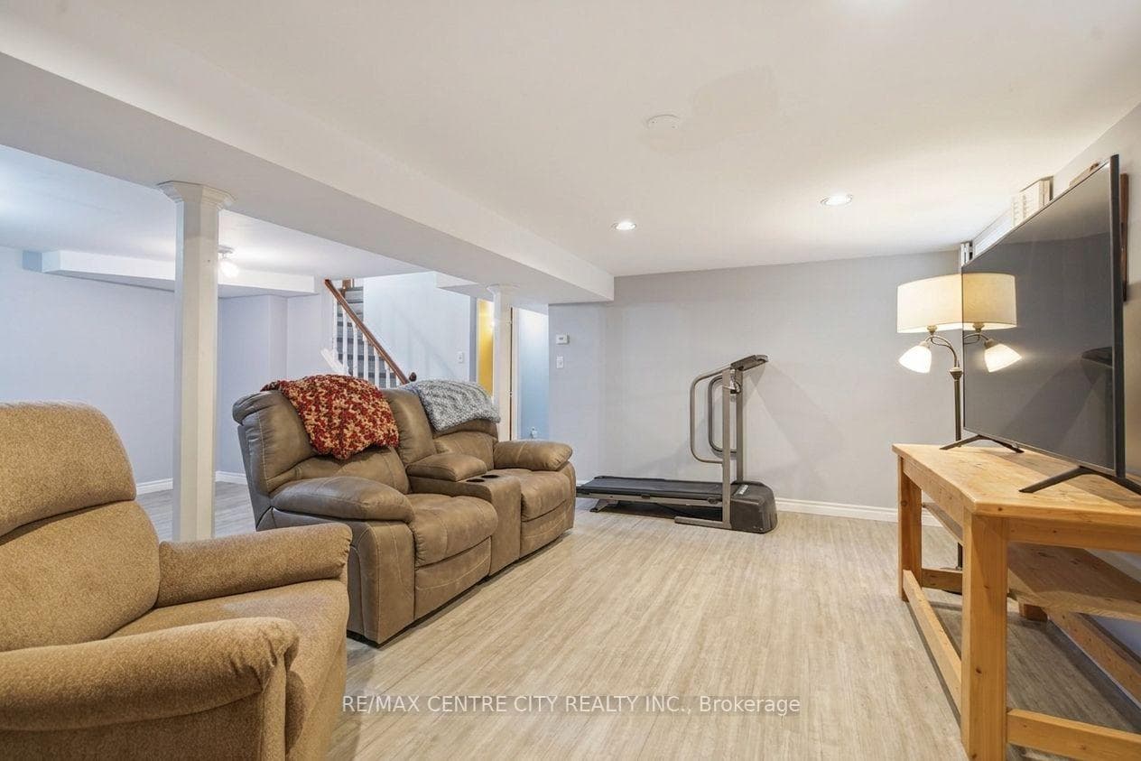 1199 Jalna Boulevard photo 28
