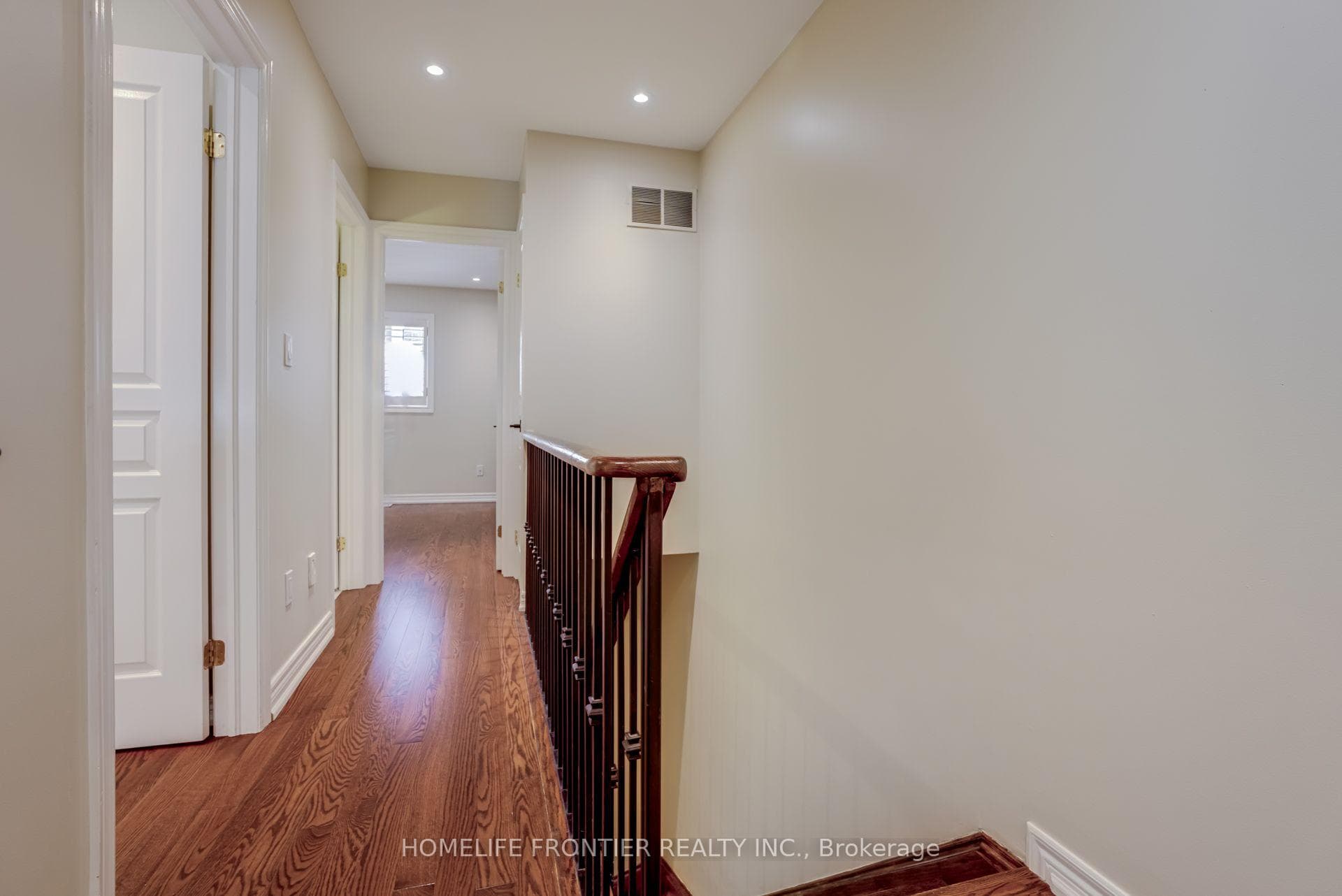 22 Balmoral Avenue Unit 4 photo 27