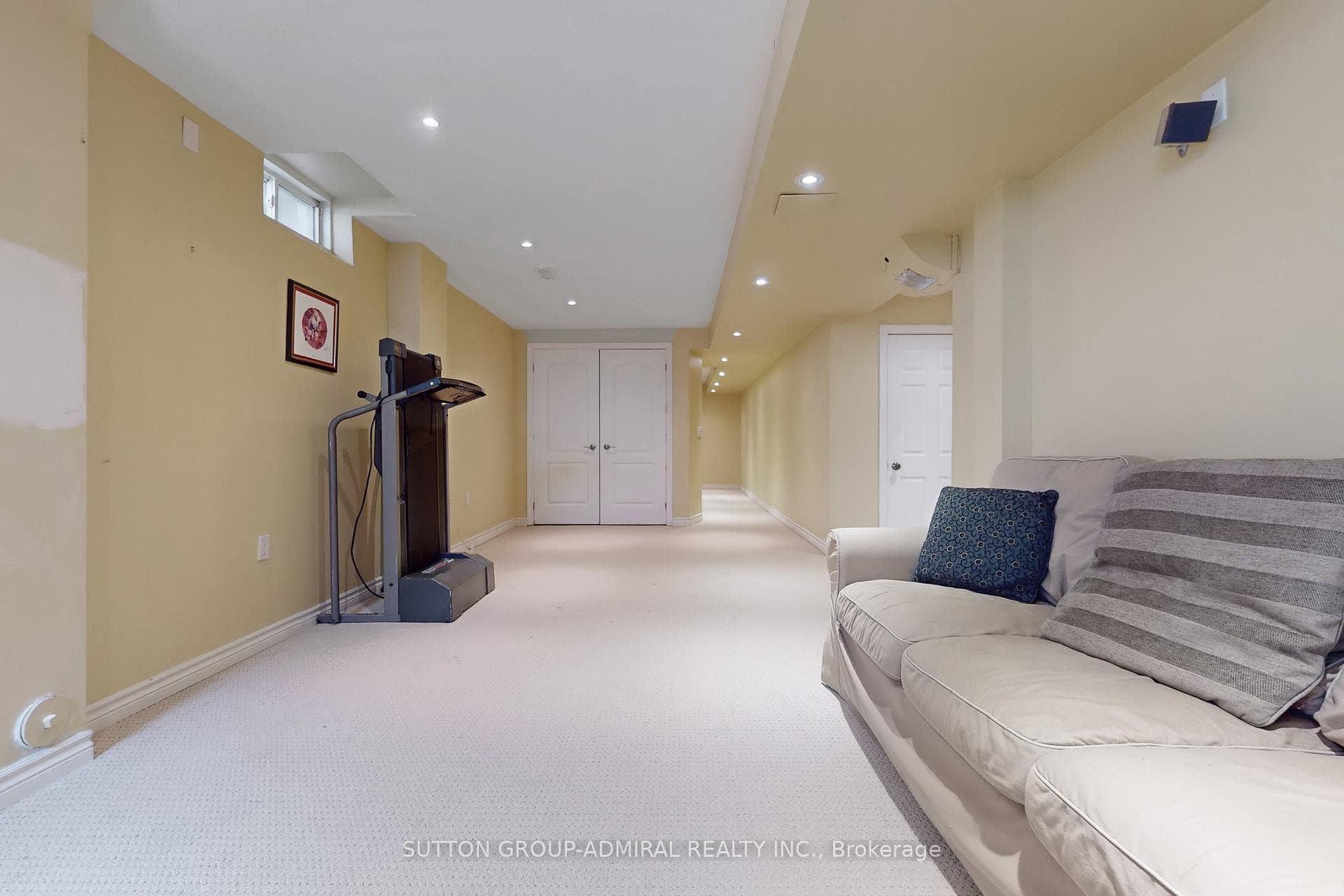 92 Bentwood Crescent photo 32