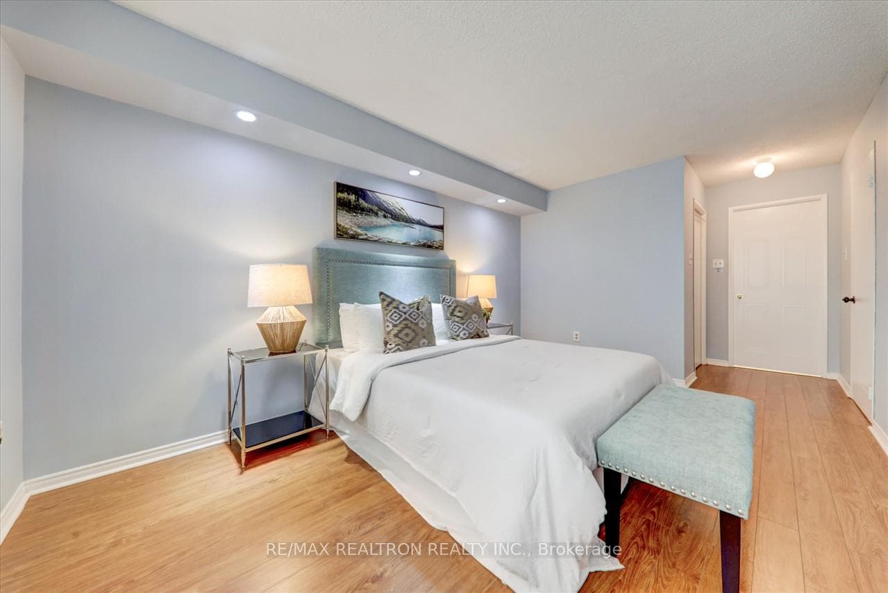 430 Mclevin Avenue Unit 1202 photo 13
