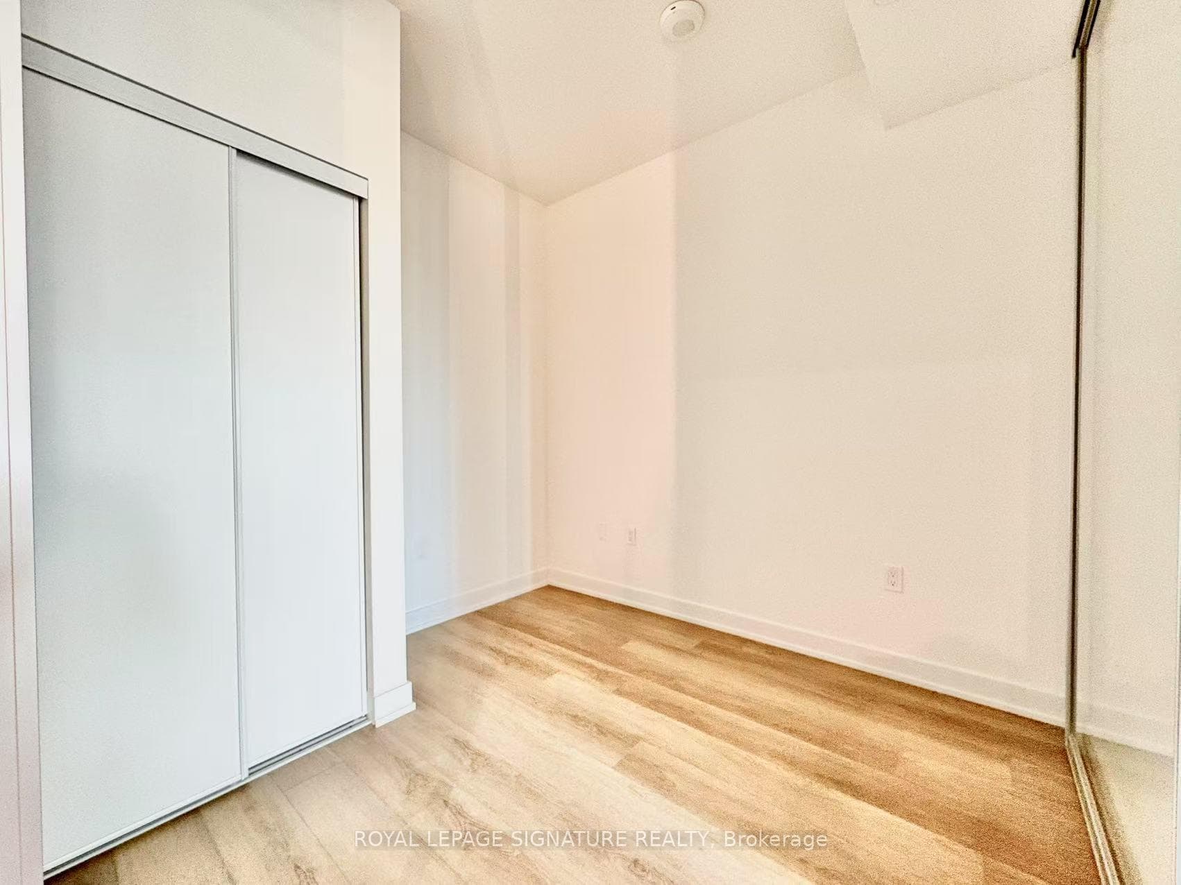 117 Broadway Avenue Unit 2006 photo 5