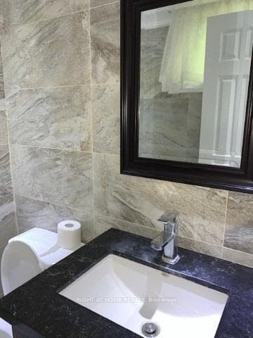 Bathroom in the main floor