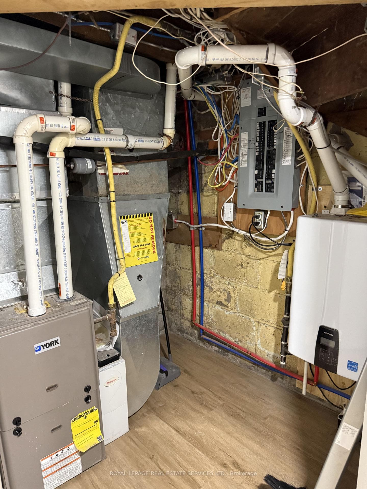 Hi-efficiency furnace and tankless hot water,