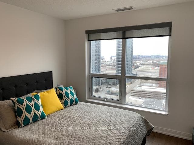 275 Village Green Square Unit 2024 photo 15