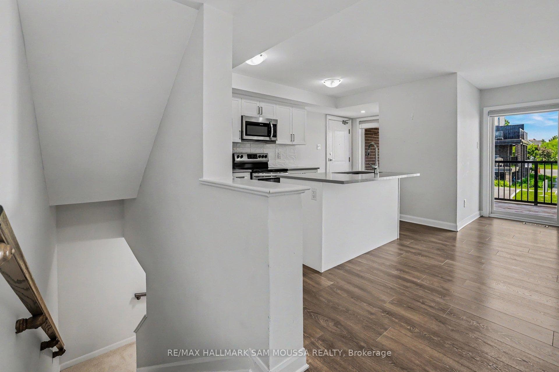 215 Eldorado Private Unit A photo 6